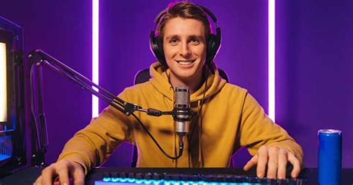 Similar Youtubers to sade watkins