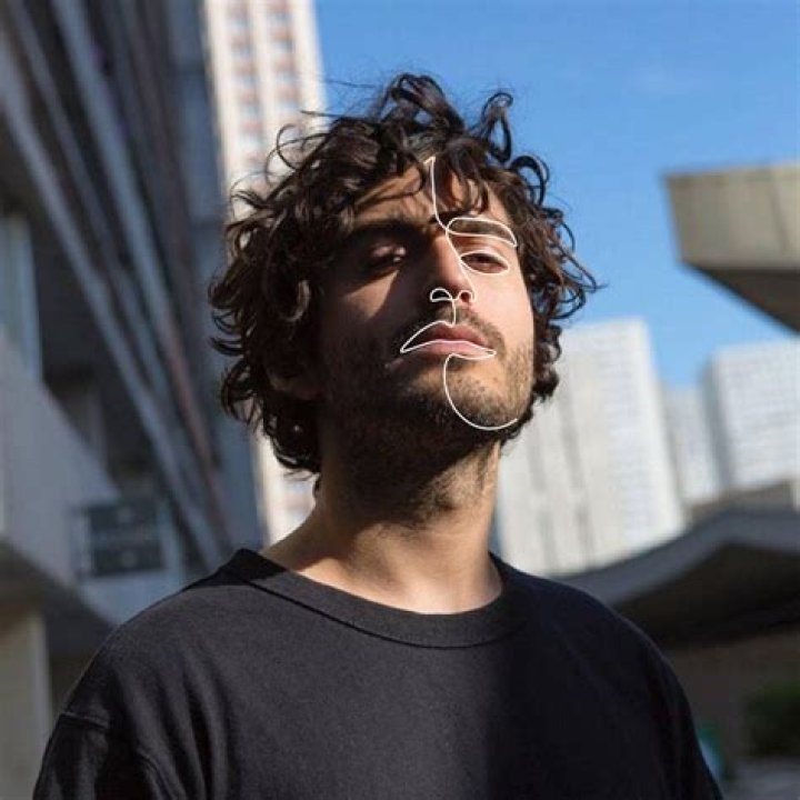 Symon Chanteur Parents