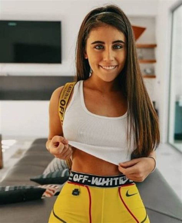 Violet Summers Height, Weight, Age, Net Worth, Dating, Bio, Facts